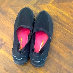 Sketcher lightweight slip on shoe black size 10 women’s memory foam